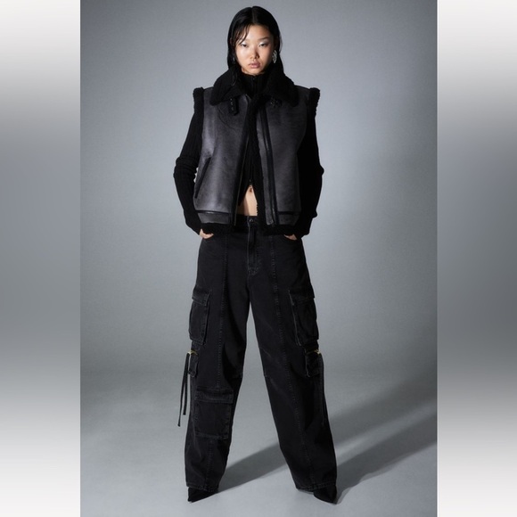 H&M Teddy Fleece-Lined Black Vest - Picture 12 of 15